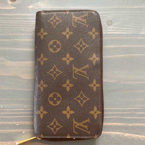 Louis Vuitton Handbags - Louis Vuitton wallet
